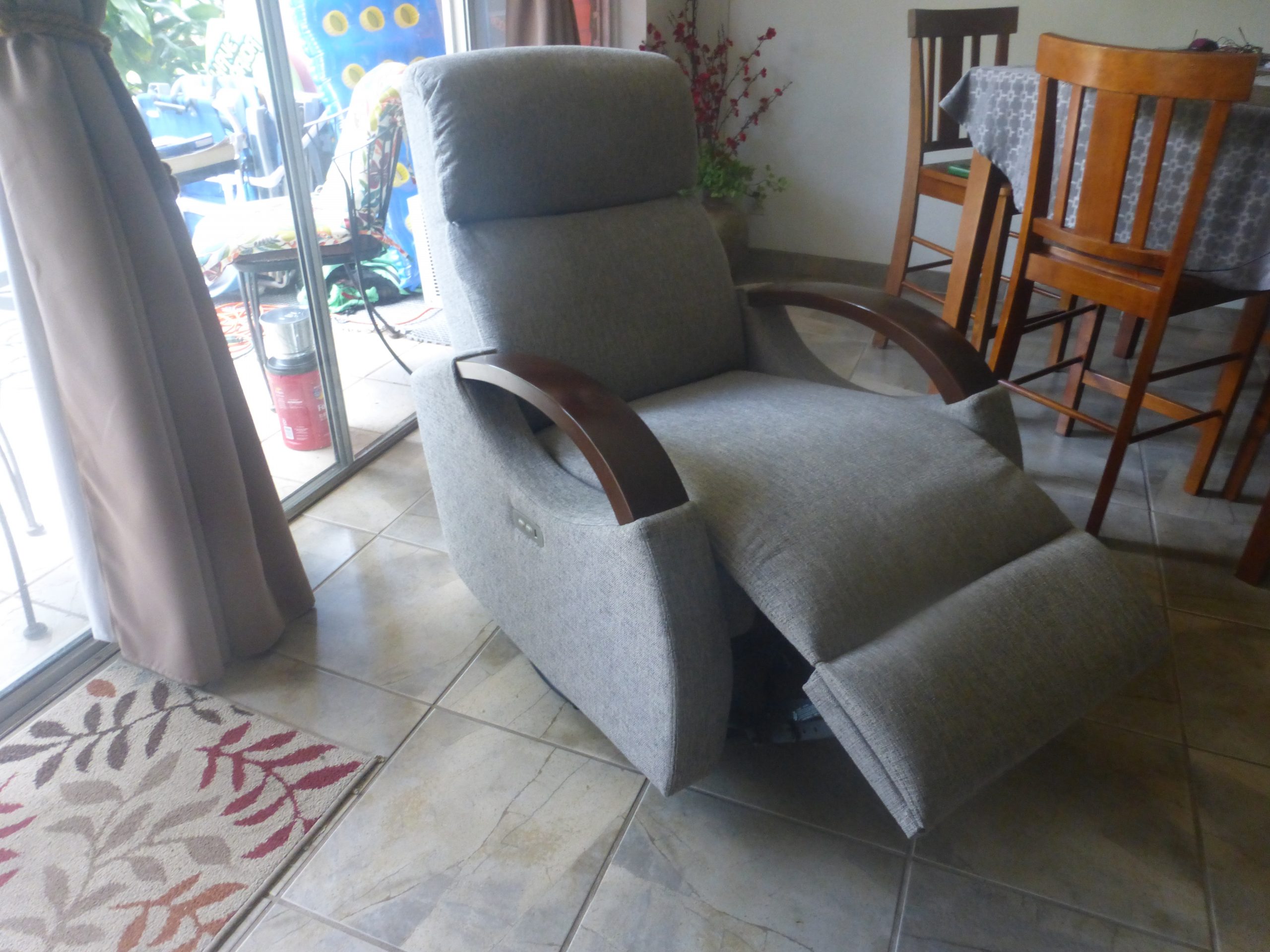 Power Recliner with USB charging port